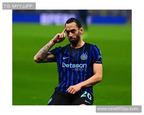 恰尔汗奥卢坚定表态愿意留守国米全力以赴为球队贡献力量 恰尔汗奥卢坚定表态愿意留守国米全力以赴为球队贡献力量