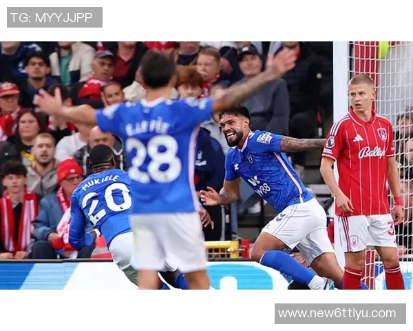 曼联发布对阵桑德兰海报多古独自亮相迎战升班马 曼联发布对阵桑德兰海报多古独自亮相迎战升班马